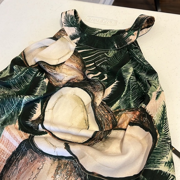 a unique print on a viscose fabric - Picture 3 of 5